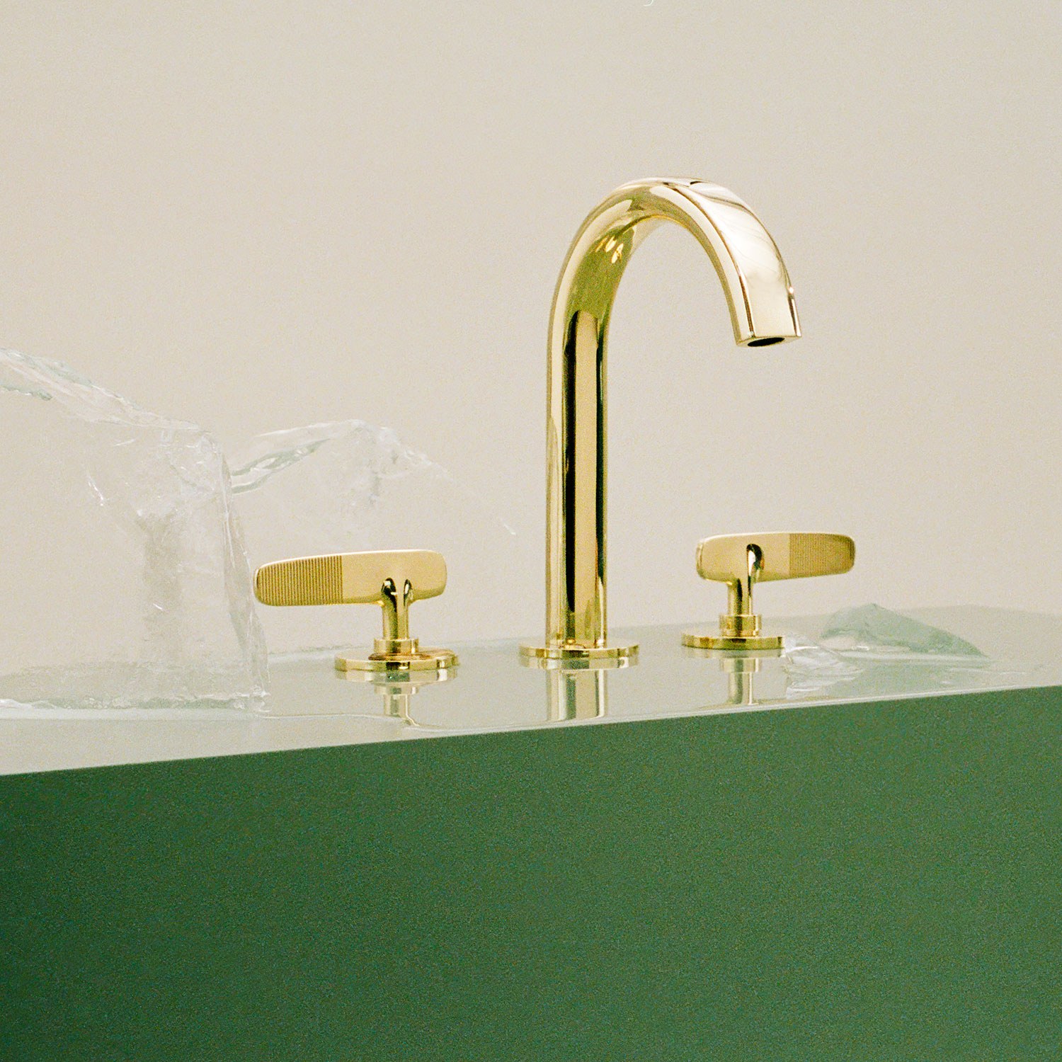 Zucchetti - Fixing structure for deck mounted bath mixer.